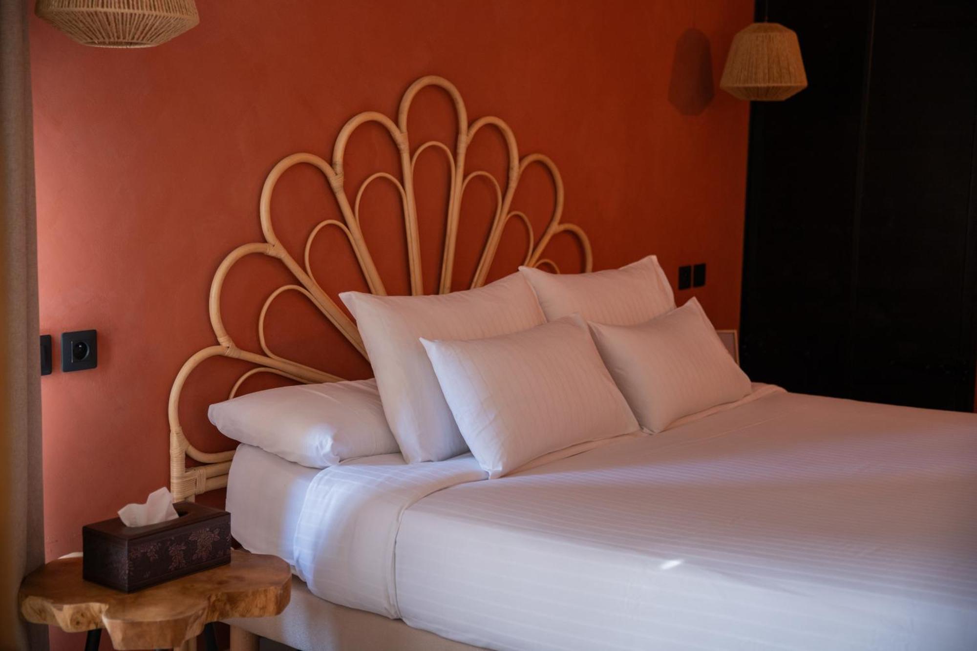 Maison Roucas - Restaurant Et Chambres D'Hotes Solérieux Dış mekan fotoğraf