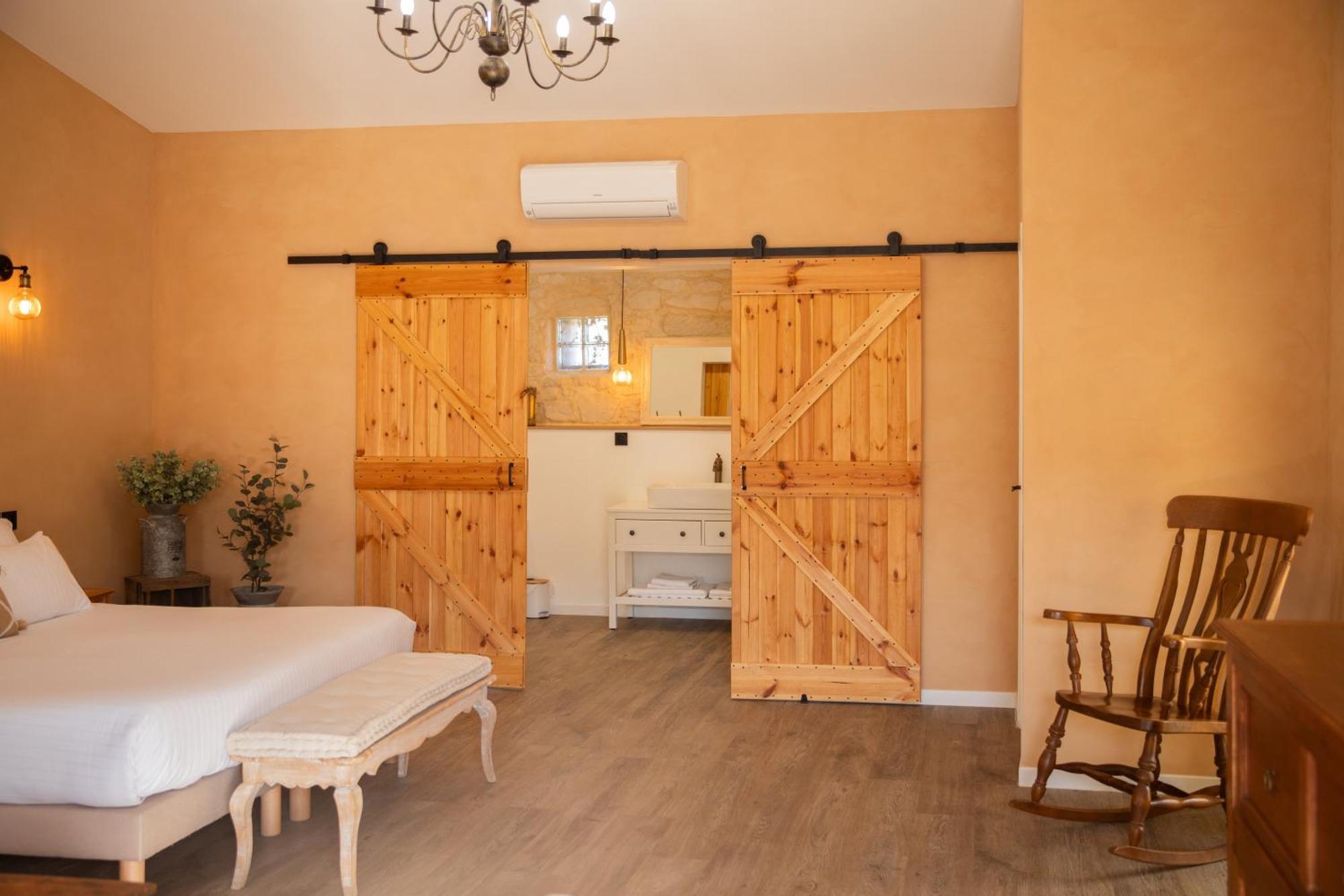 Maison Roucas - Restaurant Et Chambres D'Hotes Solérieux Dış mekan fotoğraf