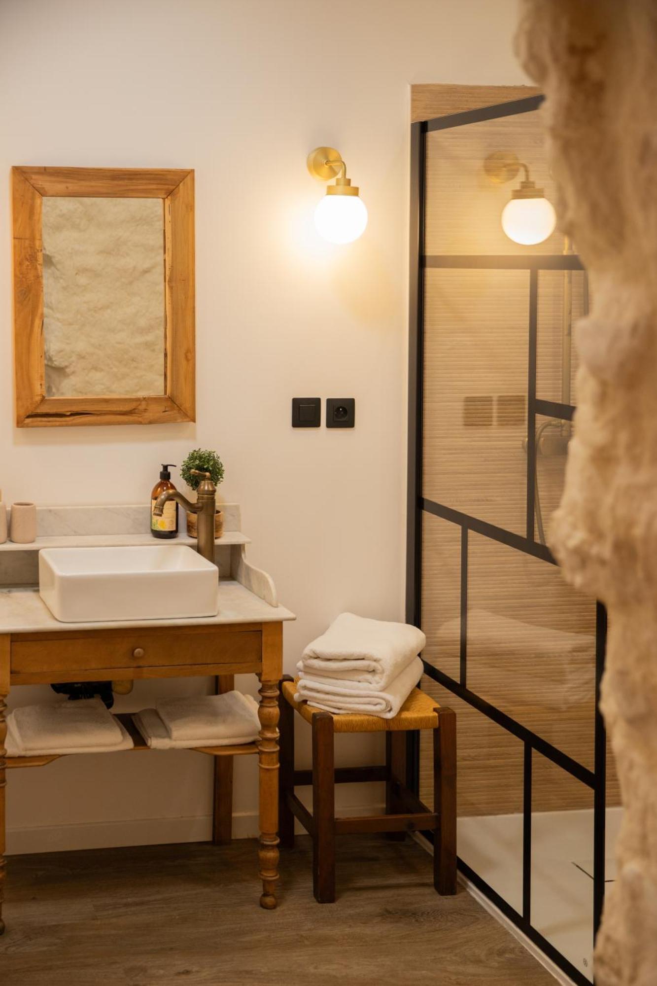 Maison Roucas - Restaurant Et Chambres D'Hotes Solérieux Dış mekan fotoğraf